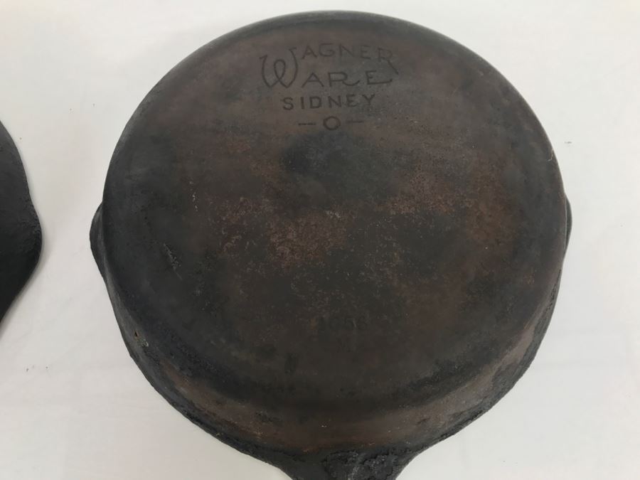 Pair Of Wagner Ware Sidney Cast Iron Skillet Pots 10' And 9' [Photo 10]