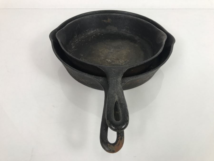 Pair Of Wagner Ware Sidney Cast Iron Skillet Pots 10' And 9' [Photo 6]