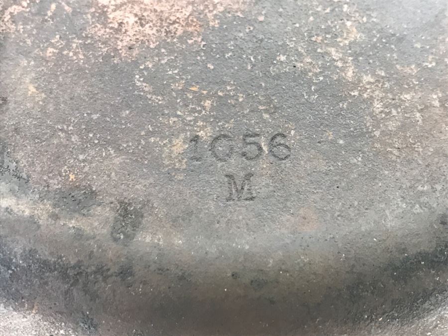 Pair Of Wagner Ware Sidney Cast Iron Skillet Pots 10' And 9' [Photo 11]