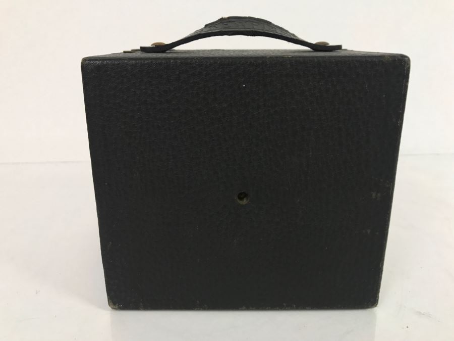 Vintage KEWPIE No. 3 Box Camera Conley Camera Co Rochester, MN - One Of The Round Plastic Covers Is Cracked [Photo 10]