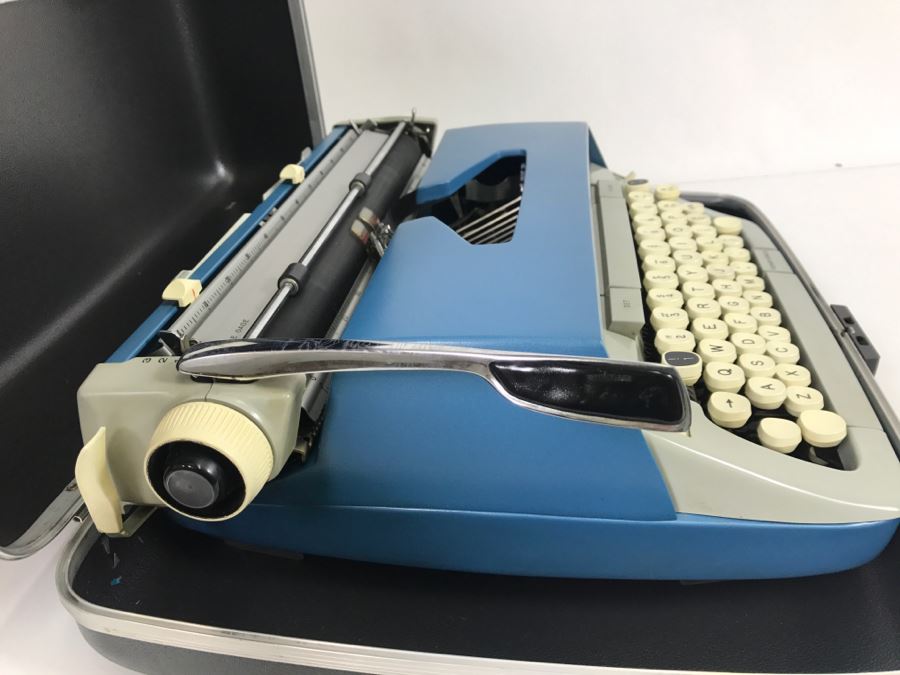 Vintage Smith-Corona Galaxie Twelve Typewriter With Case And Cover Excellent Condition [Photo 8]