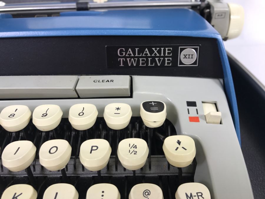 Vintage Smith-Corona Galaxie Twelve Typewriter With Case And Cover Excellent Condition [Photo 4]