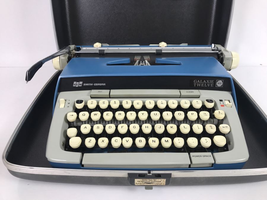 Vintage Smith-Corona Galaxie Twelve Typewriter With Case And Cover Excellent Condition