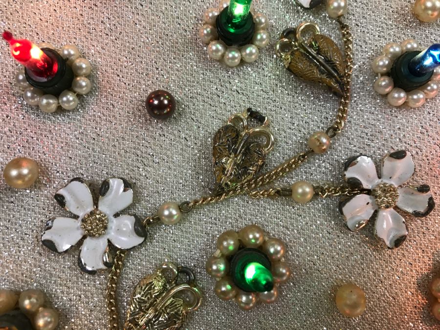 Framed Light Up Christmas Tree Wall Hanging With Costume Jewelry [Photo 7]