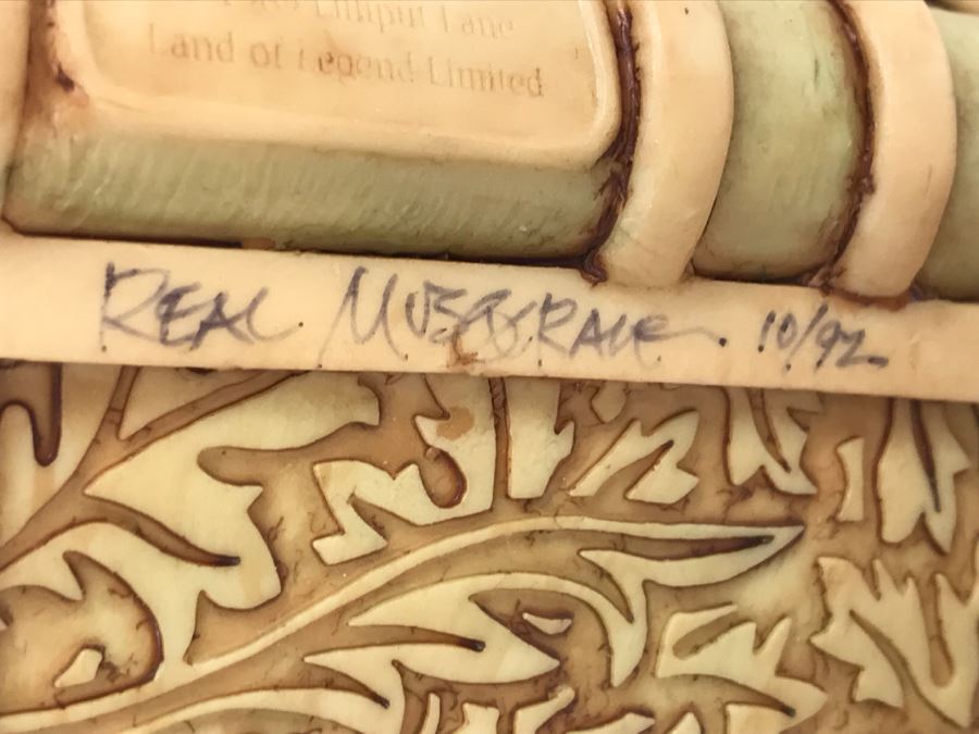 Hand Signed By Real Musgrave Pocket Dragon Figurine 10/92 - Whimsical World Of Pocket Dragons - Counter Sign - 1989 - Lilliput Lane Land Of Legend Limited - Hand Made in UK - [Market Value $250-$400 Unsigned] (All Following Market Values Are From 2014) [Photo 11]