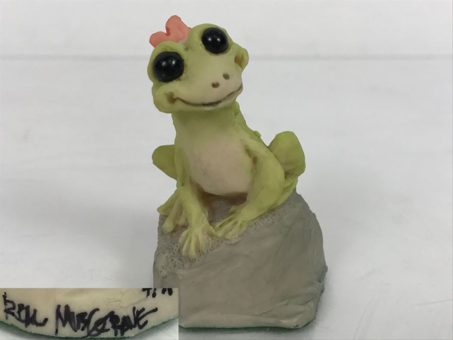 Hand Signed By Real Musgrave Figurine 4/91 - Land Of Legend - Collector’s Fellowship - Take A Chance - Lilliput Lane Land Of Legend Limited - Hand Made in UK