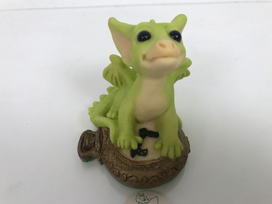 Whimsical World Of Pocket Dragons - Pocket Dragons And Friends Collectors Club - Exclusive Collectors Joining Figurine - Making Time For You - 1995 Real Musgrave/CWAL/CWSL - Handmade For Flambro - Exclusive USA Distributor [MV $90-$110] [Photo 4]