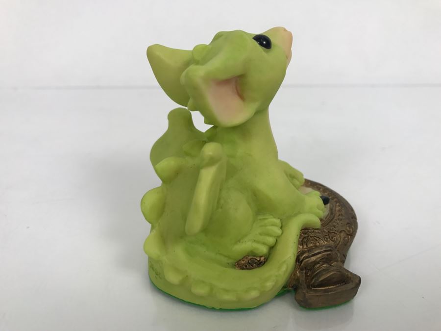 Whimsical World Of Pocket Dragons - Pocket Dragons And Friends Collectors Club - Exclusive Collectors Joining Figurine - Making Time For You - 1995 Real Musgrave/CWAL/CWSL - Handmade For Flambro - Exclusive USA Distributor [MV $90-$110] [Photo 7]