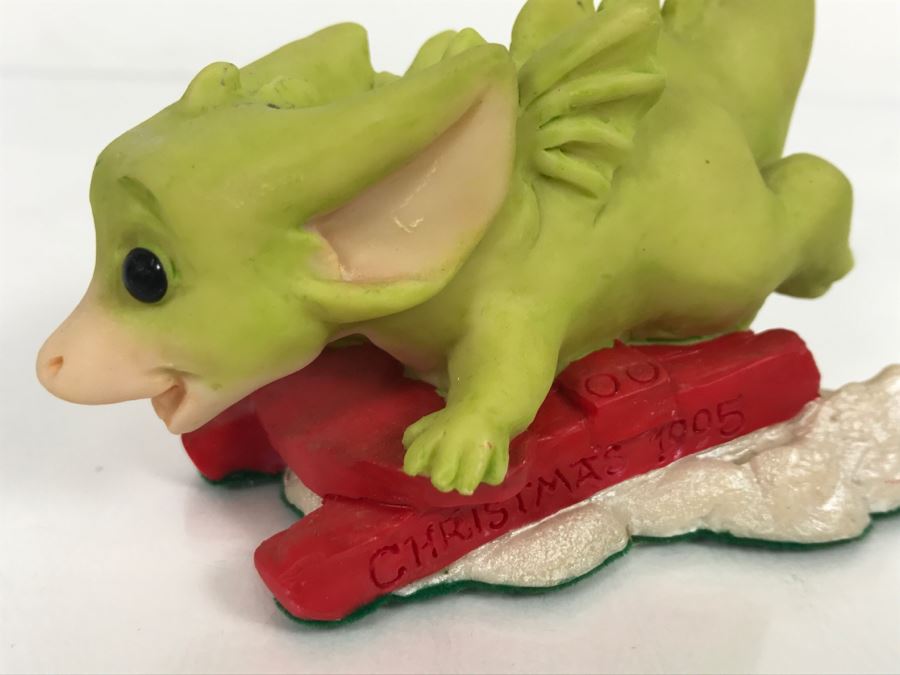 Whimsical World Of Pocket Dragons - Chasing Snowflakes - Christmas 1995 - 1995 Real Musgrave/CWAL/CWSL - Handmade For Flambro Exclusive USA Distributor [MV $80-$110] [Photo 2]