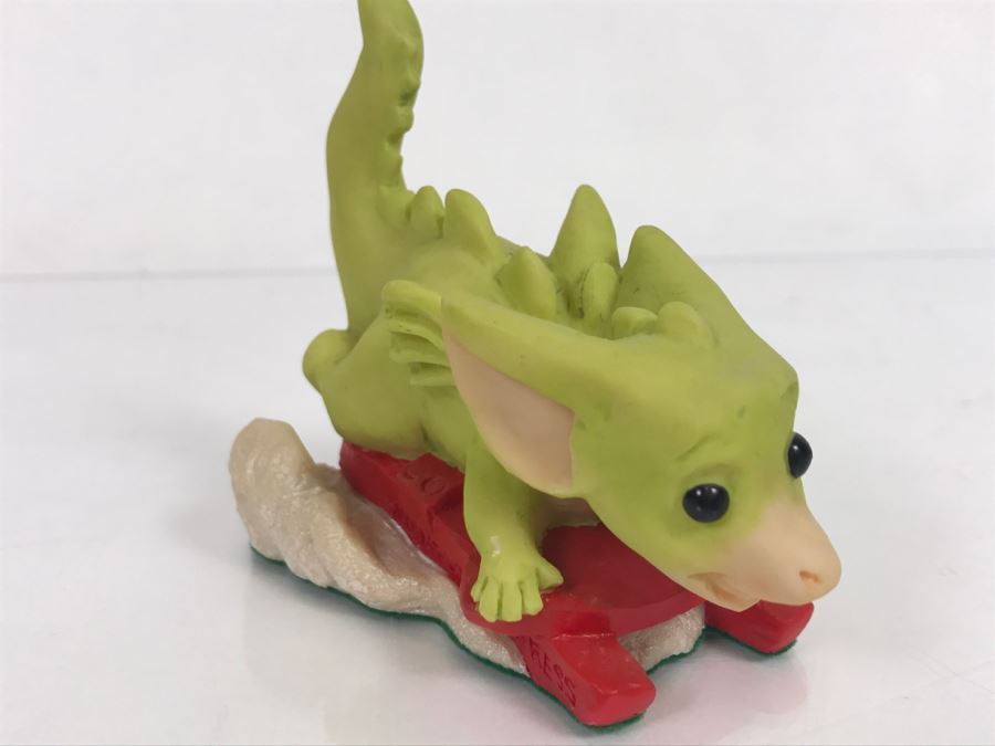 Whimsical World Of Pocket Dragons - Chasing Snowflakes - Christmas 1995 - 1995 Real Musgrave/CWAL/CWSL - Handmade For Flambro Exclusive USA Distributor [MV $80-$110] [Photo 6]