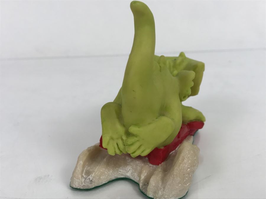 Whimsical World Of Pocket Dragons - Chasing Snowflakes - Christmas 1995 - 1995 Real Musgrave/CWAL/CWSL - Handmade For Flambro Exclusive USA Distributor [MV $80-$110] [Photo 8]