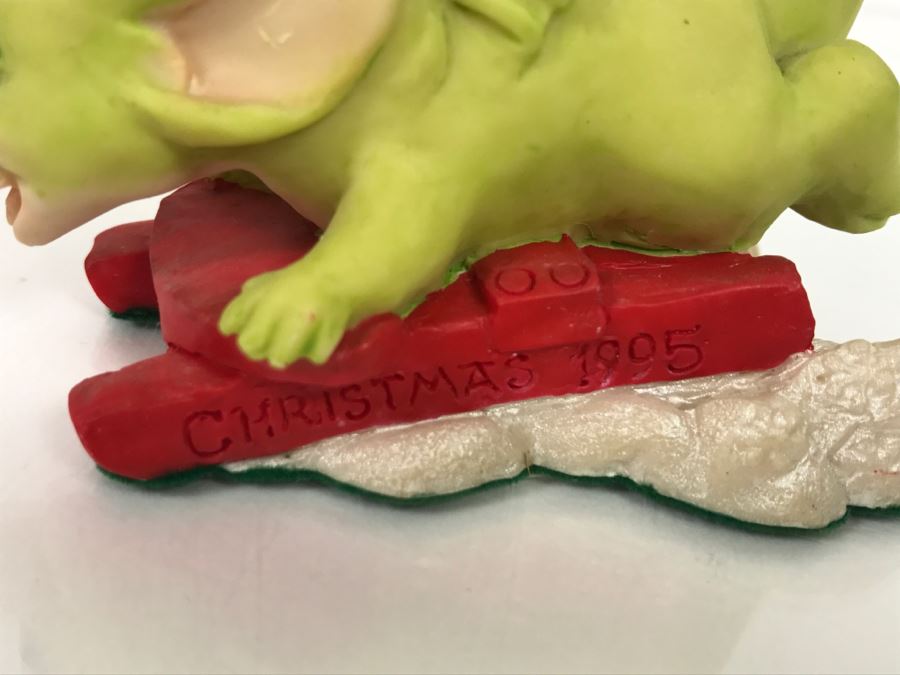 Whimsical World Of Pocket Dragons - Chasing Snowflakes - Christmas 1995 - 1995 Real Musgrave/CWAL/CWSL - Handmade For Flambro Exclusive USA Distributor [MV $80-$110] [Photo 3]