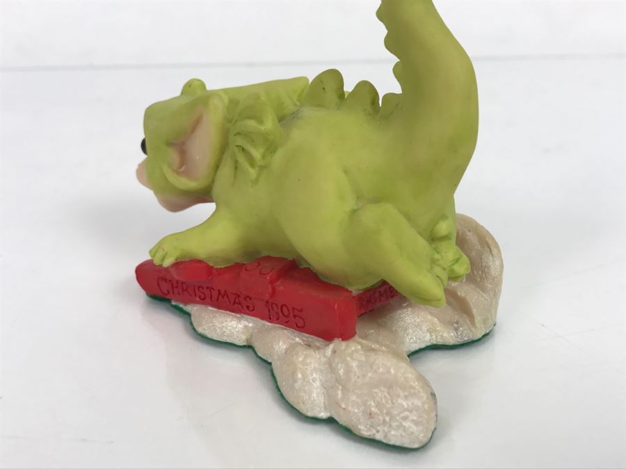 Whimsical World Of Pocket Dragons - Chasing Snowflakes - Christmas 1995 - 1995 Real Musgrave/CWAL/CWSL - Handmade For Flambro Exclusive USA Distributor [MV $80-$110] [Photo 10]