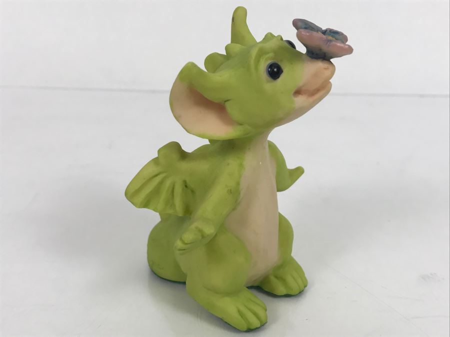 Whimsical World Of Pocket Dragons - Butterfly Kisses - 1994 RM/CWAL/CWSL - Flambro [MV $35-$50] [Photo 1]