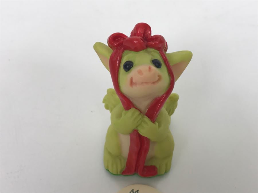 Whimsical World Of Pocket Dragons - Red Ribbon - 1995 RM/CWAL/CWSL - Flambro [MV $15-$20] [Photo 1]
