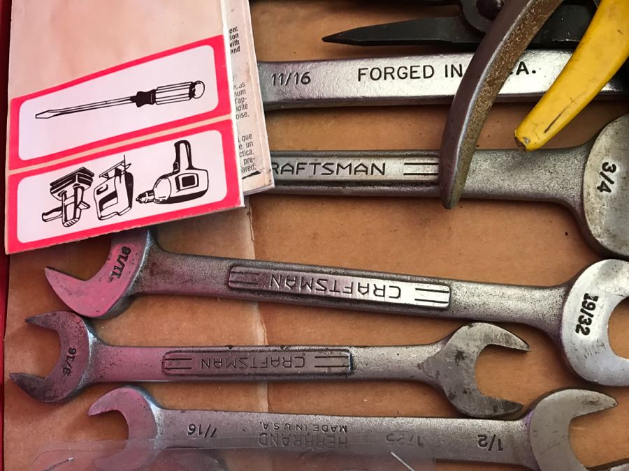 5-Drawer Roller Toolbox Cabinet Loaded With Tools Including Craftsman Sockets, Craftsman Wrenches, Screwdrivers, Knives, Chisels, Pliers, Power Tools - SEE ALL PHOTOS [Photo 48]