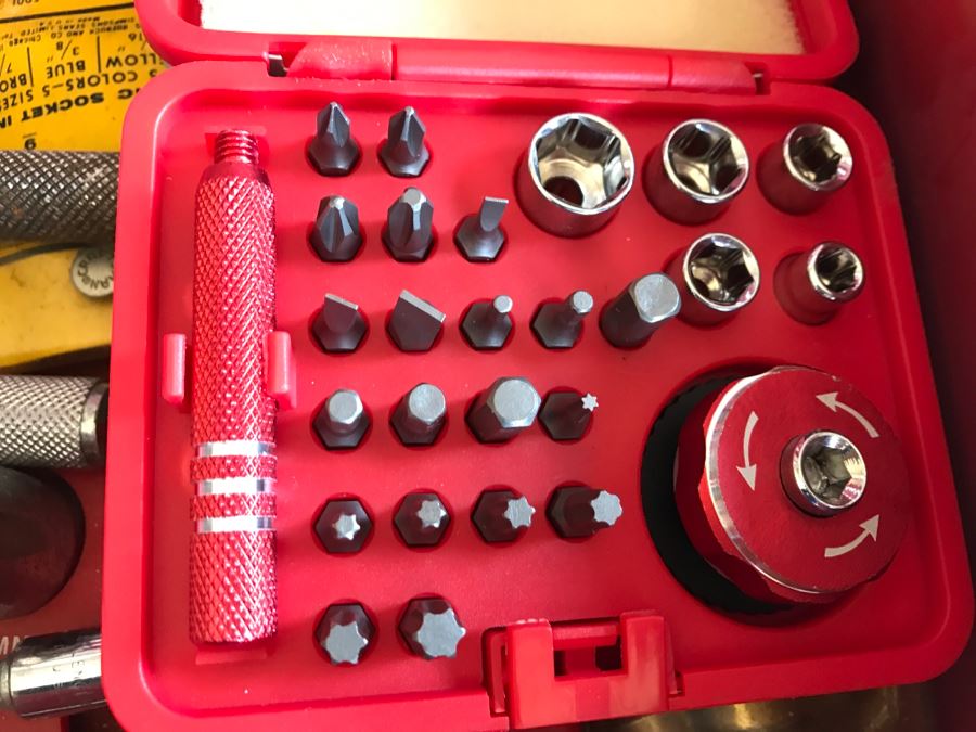 5-Drawer Roller Toolbox Cabinet Loaded With Tools Including Craftsman Sockets, Craftsman Wrenches, Screwdrivers, Knives, Chisels, Pliers, Power Tools - SEE ALL PHOTOS [Photo 40]