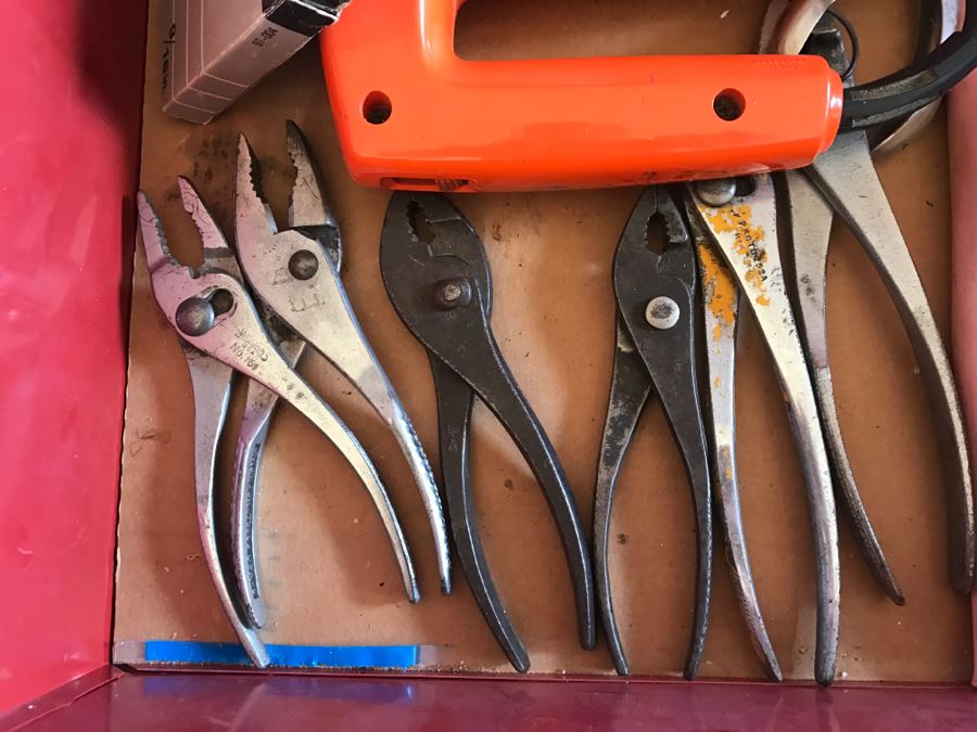 5-Drawer Roller Toolbox Cabinet Loaded With Tools Including Craftsman Sockets, Craftsman Wrenches, Screwdrivers, Knives, Chisels, Pliers, Power Tools - SEE ALL PHOTOS [Photo 46]