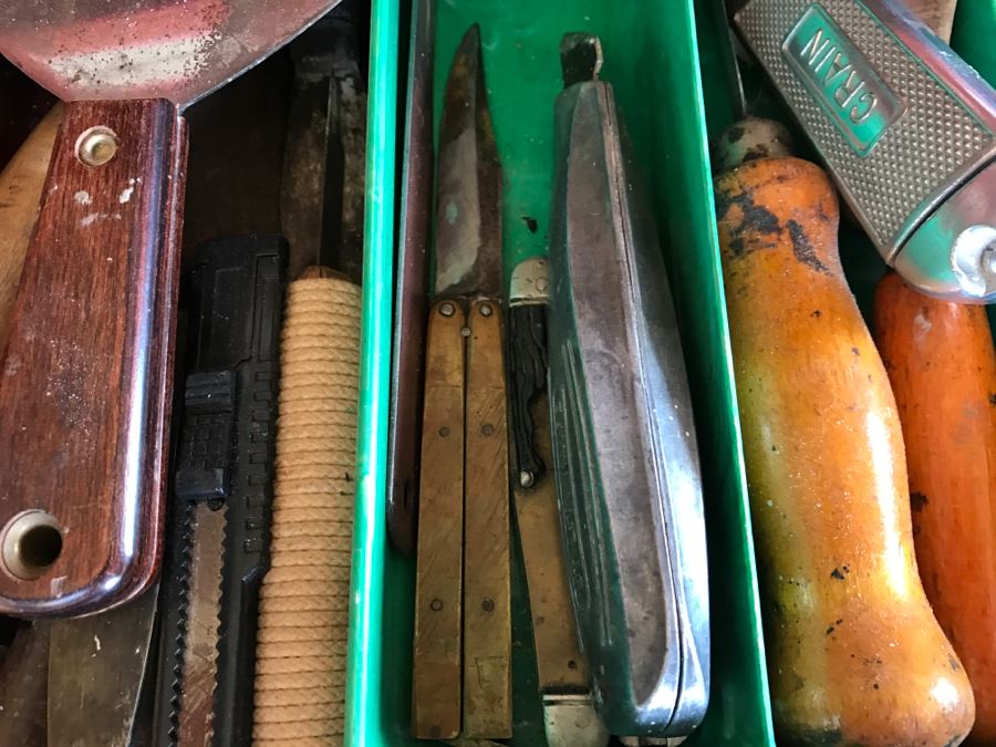 5-Drawer Roller Toolbox Cabinet Loaded With Tools Including Craftsman Sockets, Craftsman Wrenches, Screwdrivers, Knives, Chisels, Pliers, Power Tools - SEE ALL PHOTOS [Photo 29]