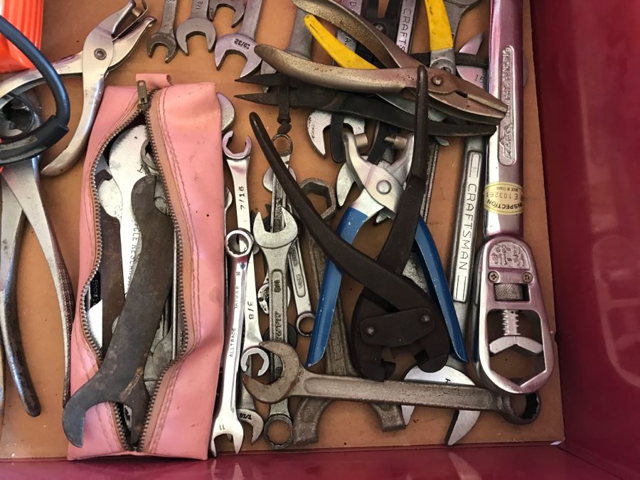 5-Drawer Roller Toolbox Cabinet Loaded With Tools Including Craftsman Sockets, Craftsman Wrenches, Screwdrivers, Knives, Chisels, Pliers, Power Tools - SEE ALL PHOTOS [Photo 50]