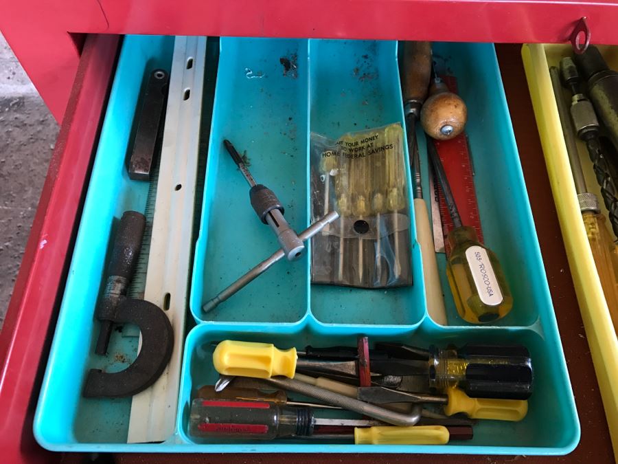 5-Drawer Roller Toolbox Cabinet Loaded With Tools Including Craftsman Sockets, Craftsman Wrenches, Screwdrivers, Knives, Chisels, Pliers, Power Tools - SEE ALL PHOTOS [Photo 17]