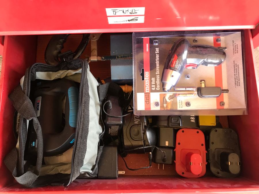 5-Drawer Roller Toolbox Cabinet Loaded With Tools Including Craftsman Sockets, Craftsman Wrenches, Screwdrivers, Knives, Chisels, Pliers, Power Tools - SEE ALL PHOTOS [Photo 51]