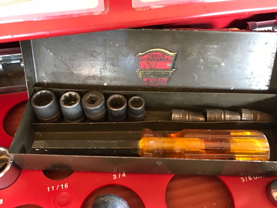 5-Drawer Roller Toolbox Cabinet Loaded With Tools Including Craftsman Sockets, Craftsman Wrenches, Screwdrivers, Knives, Chisels, Pliers, Power Tools - SEE ALL PHOTOS [Photo 37]