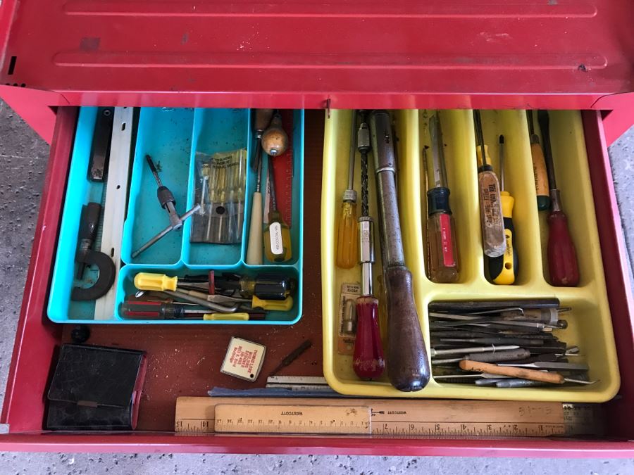 5-Drawer Roller Toolbox Cabinet Loaded With Tools Including Craftsman Sockets, Craftsman Wrenches, Screwdrivers, Knives, Chisels, Pliers, Power Tools - SEE ALL PHOTOS [Photo 12]