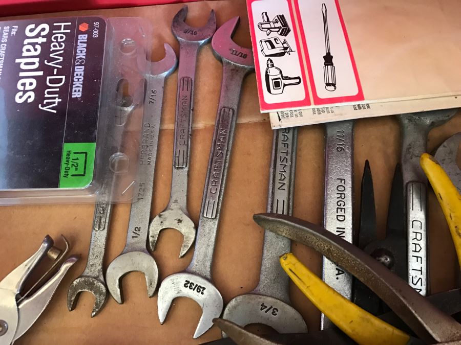 5-Drawer Roller Toolbox Cabinet Loaded With Tools Including Craftsman Sockets, Craftsman Wrenches, Screwdrivers, Knives, Chisels, Pliers, Power Tools - SEE ALL PHOTOS [Photo 47]