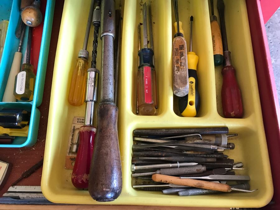 5-Drawer Roller Toolbox Cabinet Loaded With Tools Including Craftsman Sockets, Craftsman Wrenches, Screwdrivers, Knives, Chisels, Pliers, Power Tools - SEE ALL PHOTOS [Photo 13]