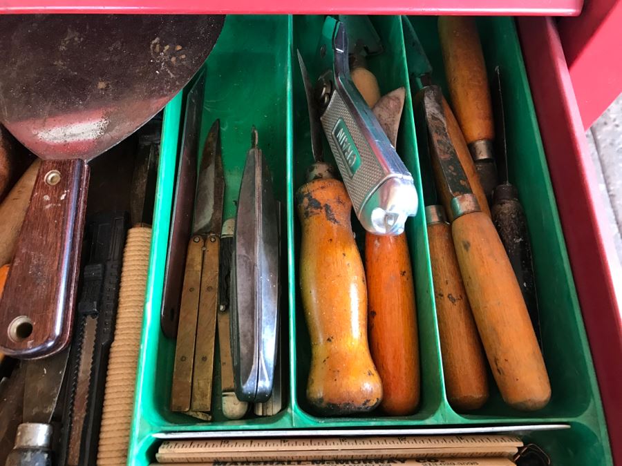 5-Drawer Roller Toolbox Cabinet Loaded With Tools Including Craftsman Sockets, Craftsman Wrenches, Screwdrivers, Knives, Chisels, Pliers, Power Tools - SEE ALL PHOTOS [Photo 28]