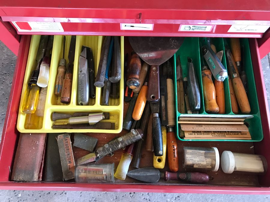 5-Drawer Roller Toolbox Cabinet Loaded With Tools Including Craftsman Sockets, Craftsman Wrenches, Screwdrivers, Knives, Chisels, Pliers, Power Tools - SEE ALL PHOTOS [Photo 19]