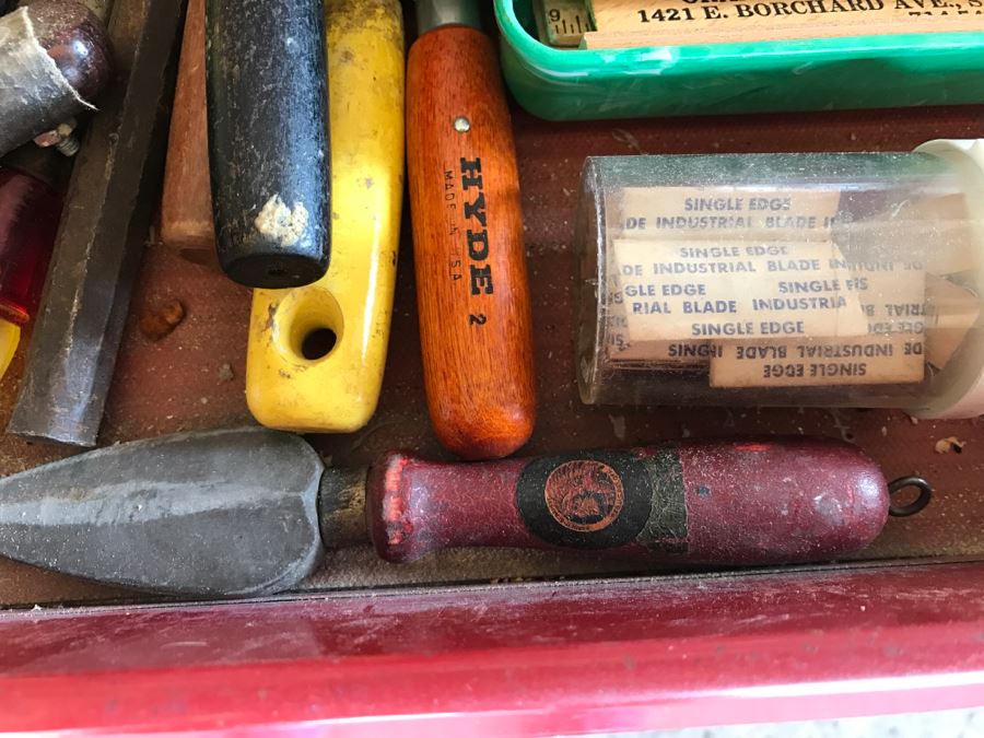 5-Drawer Roller Toolbox Cabinet Loaded With Tools Including Craftsman Sockets, Craftsman Wrenches, Screwdrivers, Knives, Chisels, Pliers, Power Tools - SEE ALL PHOTOS [Photo 27]