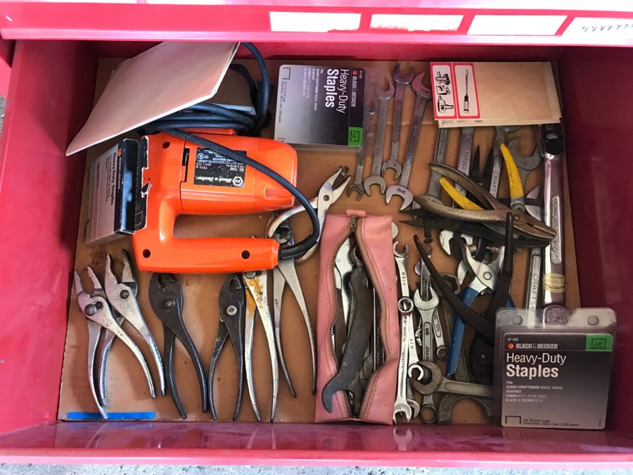 5-Drawer Roller Toolbox Cabinet Loaded With Tools Including Craftsman Sockets, Craftsman Wrenches, Screwdrivers, Knives, Chisels, Pliers, Power Tools - SEE ALL PHOTOS [Photo 44]