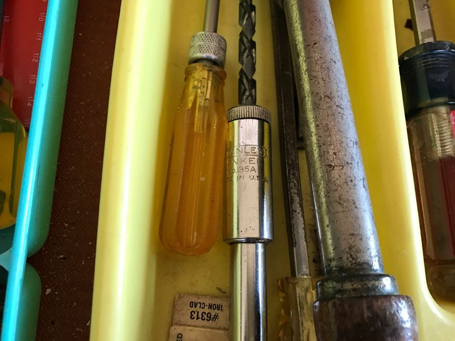 5-Drawer Roller Toolbox Cabinet Loaded With Tools Including Craftsman Sockets, Craftsman Wrenches, Screwdrivers, Knives, Chisels, Pliers, Power Tools - SEE ALL PHOTOS [Photo 16]