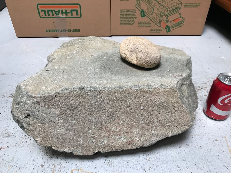 HUGE Native American Metate And Mano Grinding Stone [Photo 12]