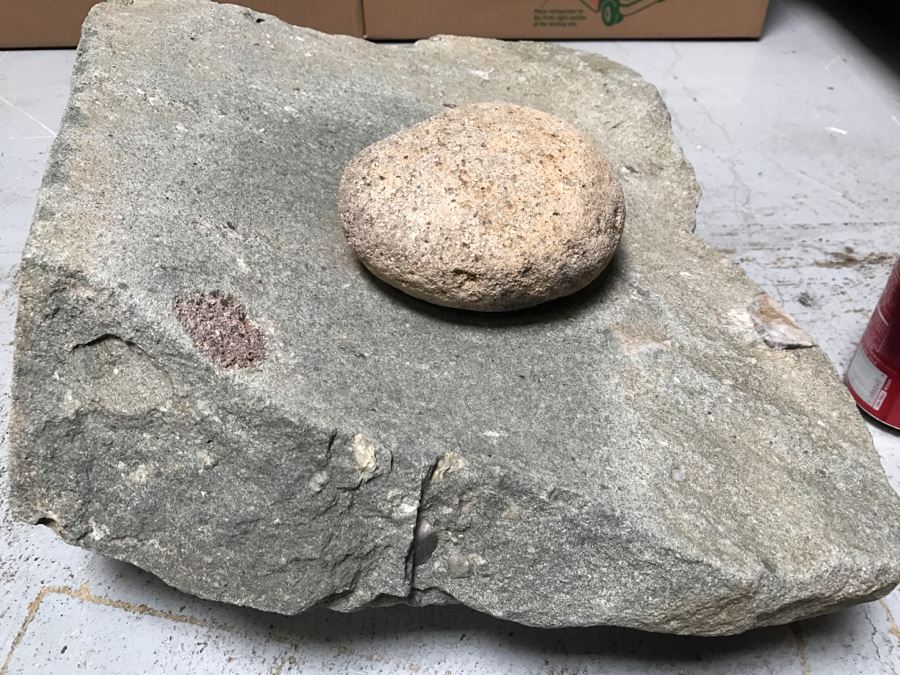 HUGE Native American Metate And Mano Grinding Stone [Photo 5]