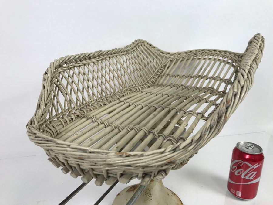 Vintage Scale With Wicker Baby Basket [Photo 6]