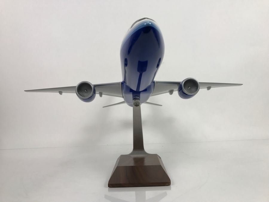 Pacific Miniatures PacMin Precision 1/100 Scale Model Airplane Of UNITED (2004) Boeing 777-200 With Box [Photo 8]