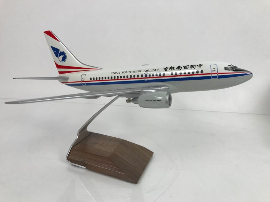 Pacific Miniatures PacMin Precision 1/100 Scale Model Airplane Of China Southwest Boeing 737-600 With Box [Photo 12]