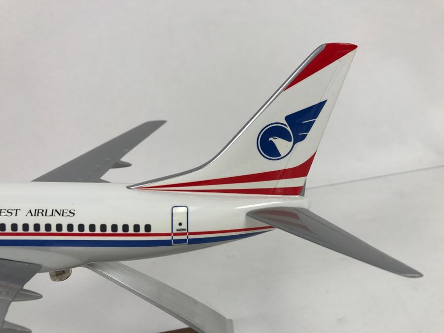 Pacific Miniatures PacMin Precision 1/100 Scale Model Airplane Of China Southwest Boeing 737-600 With Box [Photo 7]