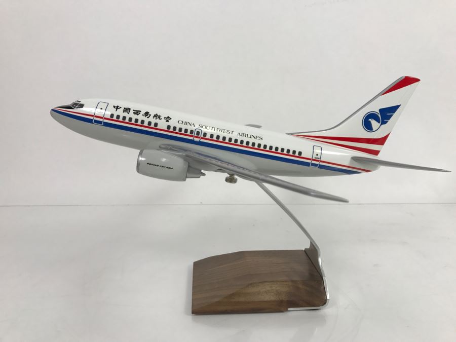 Pacific Miniatures PacMin Precision 1/100 Scale Model Airplane Of China Southwest Boeing 737-600 With Box [Photo 4]
