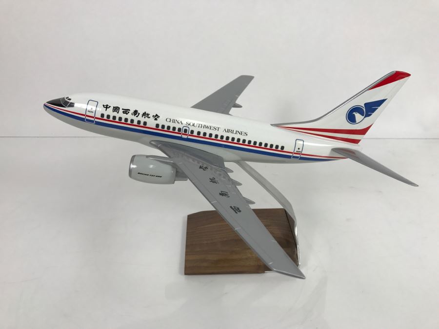 Pacific Miniatures PacMin Precision 1/100 Scale Model Airplane Of China Southwest Boeing 737-600 With Box [Photo 5]