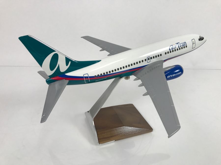 Pacific Miniatures PacMin Precision 1/100 Scale Model Airplane Of AirTRAN (2004) Boeing 737-700 With Box [Photo 7]