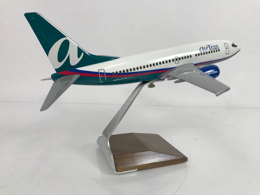 Pacific Miniatures PacMin Precision 1/100 Scale Model Airplane Of AirTRAN (2004) Boeing 737-700 With Box [Photo 6]
