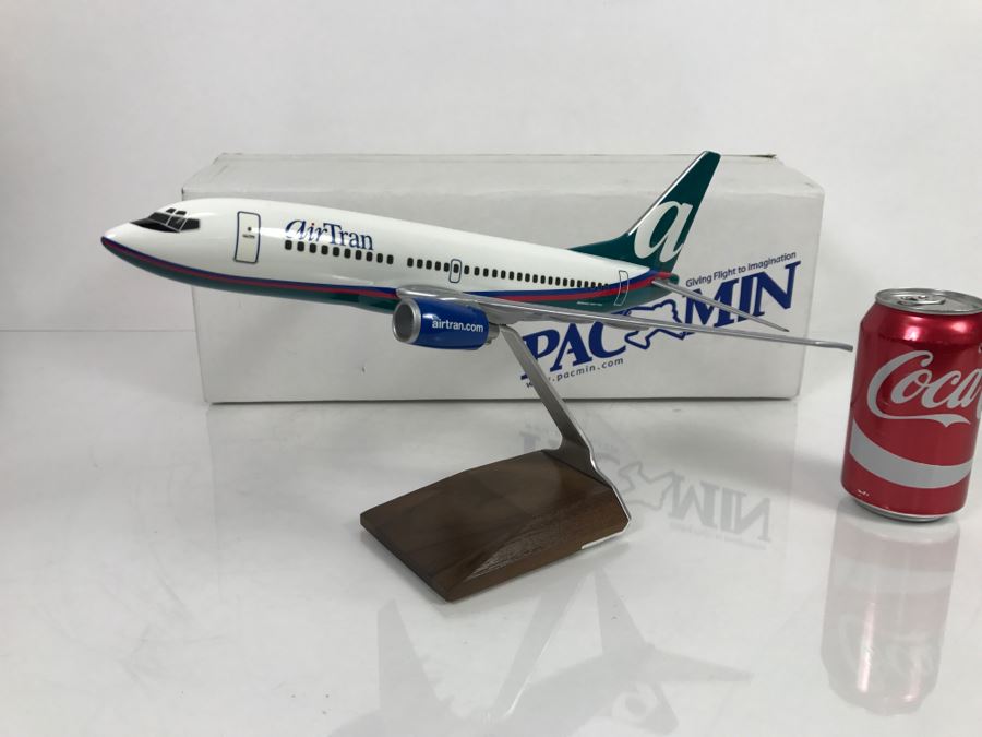 Pacific Miniatures PacMin Precision 1/100 Scale Model Airplane Of AirTRAN (2004) Boeing 737-700 With Box [Photo 1]