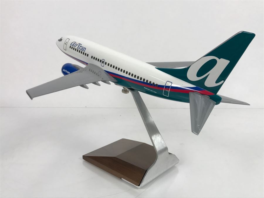 Pacific Miniatures PacMin Precision 1/100 Scale Model Airplane Of AirTRAN (2004) Boeing 737-700 With Box [Photo 11]