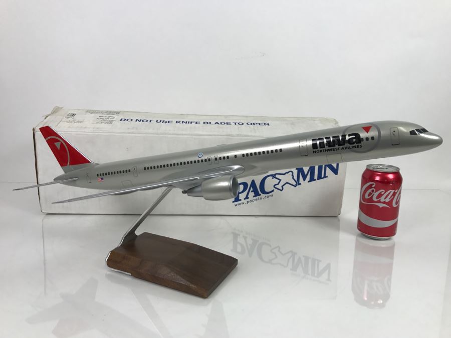 Pacific Miniatures PacMin Precision 1/100 Scale Model Airplane Of Northwest Airline Boeing 757-300 (2003) With Box [Photo 2]
