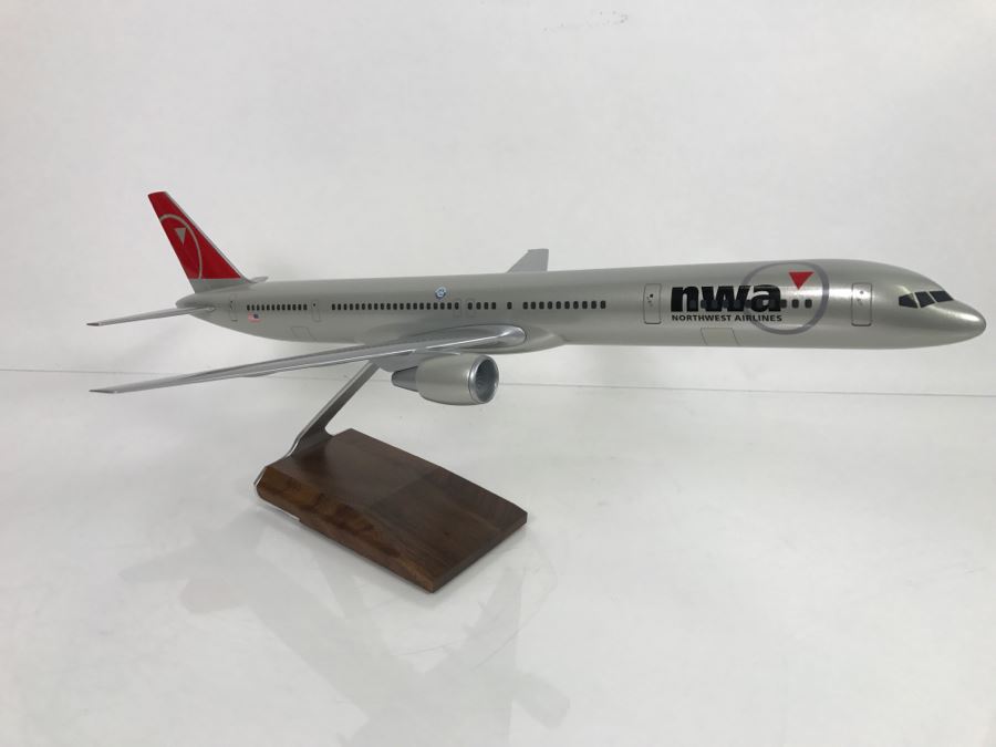 Pacific Miniatures PacMin Precision 1/100 Scale Model Airplane Of Northwest Airline Boeing 757-300 (2003) With Box [Photo 3]