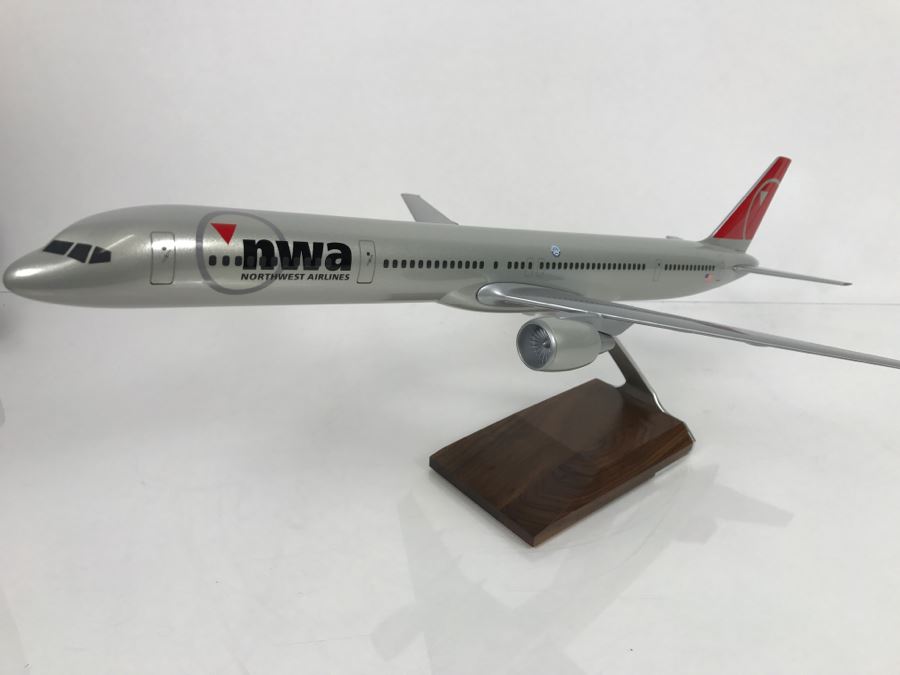 Pacific Miniatures PacMin Precision 1/100 Scale Model Airplane Of Northwest Airline Boeing 757-300 (2003) With Box [Photo 10]
